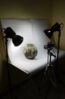 Die fotografische Dokumentation eines Kugeltopfs.