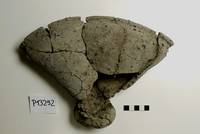 Das Gefäß nach der Klebung in der Seitenansicht.